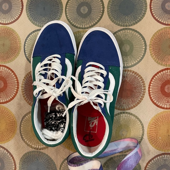 Vans - Picture 7 of 7